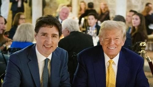 트럼프 자택 마러라고에서 만찬 회동한 트럼프(오른쪽)당선인과 트뤼도 캐나다 총리