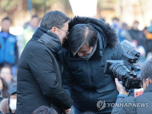 대화하는 조국 전 대표와 김동연 경기지사