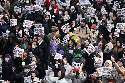 탄핵안 가결에 환호하는 제주도민들