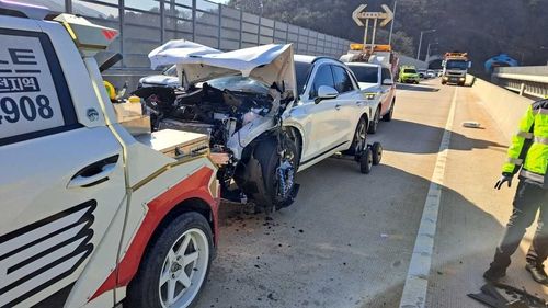 서울양양고속도로서 차량 5대 연쇄 추돌 