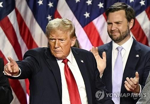 트럼프 미국 대통령 당선인(좌)