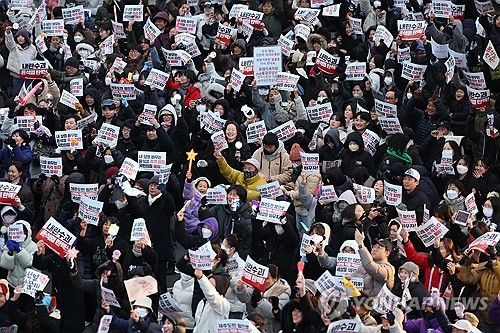 탄핵안 가결에 환호하는 제주도민들