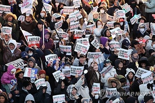 탄핵안 가결에 환호하는 제주도민들