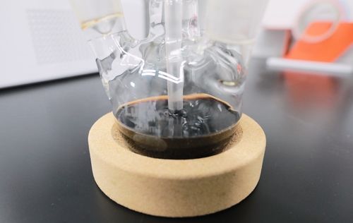 연구팀이 중합에 성공한 폴리이미드 용액