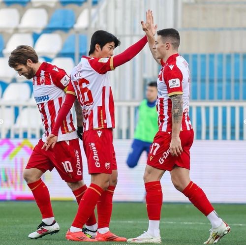 골세리머니를 펼치는 설영우