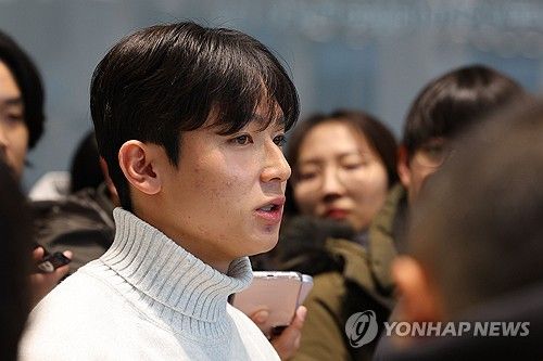 질문에 답하는 양민혁