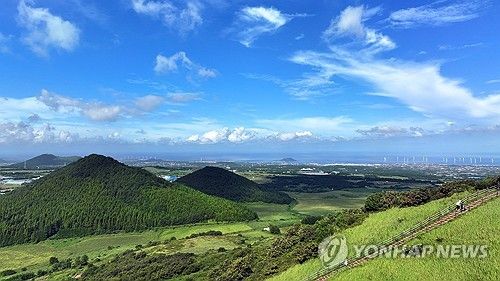 제주시 애월읍 봉성리 새별오름