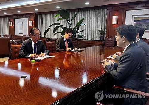 권성동 원내대표, 한덕수 권한대행 예방