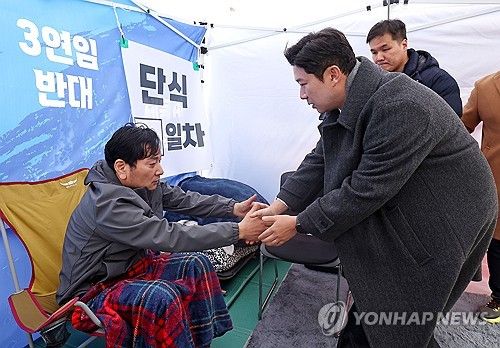 진종오 의원, 단식 투쟁 중인 박창범 전 협회장 방문