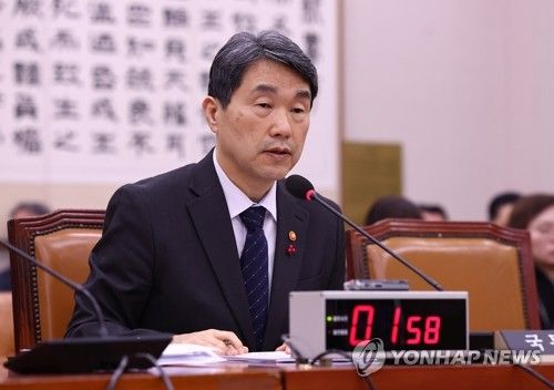 법사위 참석한 이주호 사회부총리