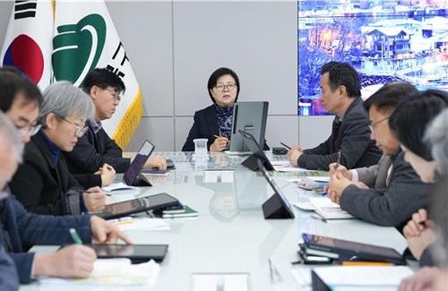 16일 월요간부회의를 주재하는 이순희 강북구청장