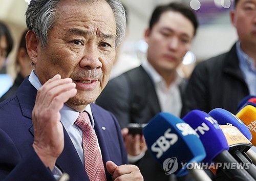 취재진 만난 이기흥 대한체육회장