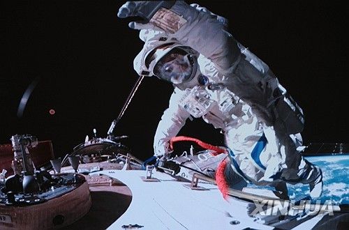 선저우 19호 우주비행사들 선외활동 우주유영