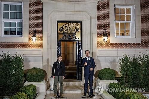 우크라 대통령과 나토 사무총장