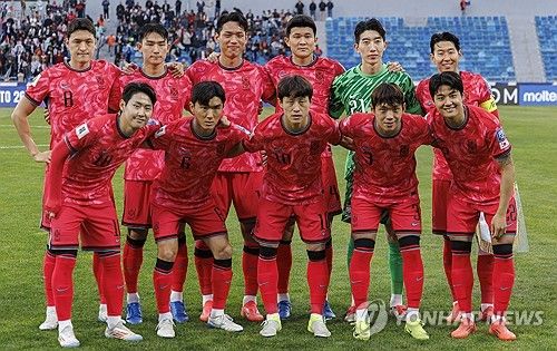 팔레스타인 전 기념 촬영하는 한국 축구대표팀