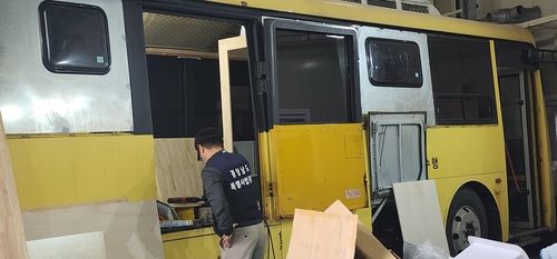 캠핑카 불법 튜닝업체 단속하는 경남도 특사경