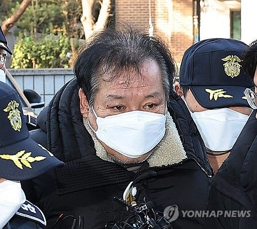 영장실질심사 출석하는 '건진법사' 전성배