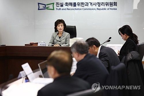 발언 듣는 박선영 위원장