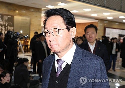 비상의원총회 참석하는 김상훈 의원