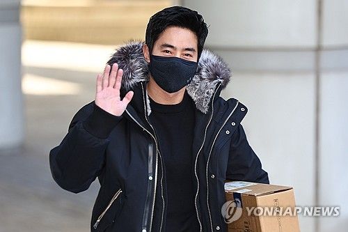 해군 대위 출신 이근