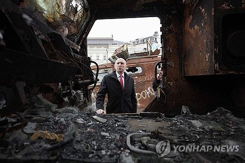 우크라이나 방문한 영국 국방장관