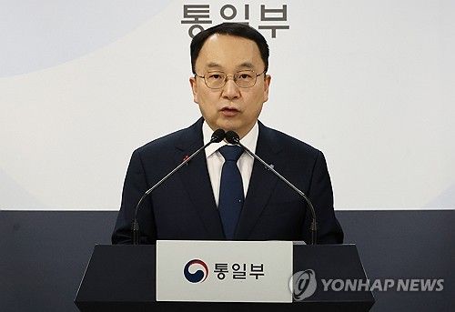 브리핑하는 구병삼 대변인