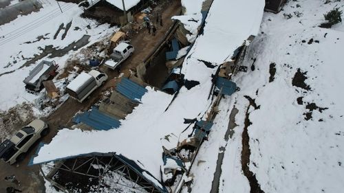 폭설로 지붕이 주저앉은 여주지역 농업시설