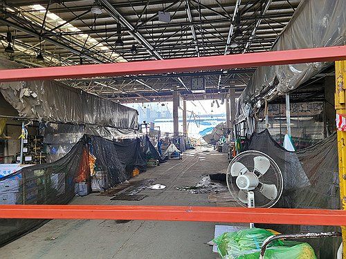 무너진 안양 농수산시장 건물