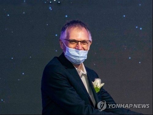 카를로스 타바레스 스텔란티스 CEO