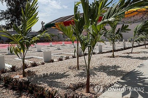 티아로예 대학살 피해자 무덤