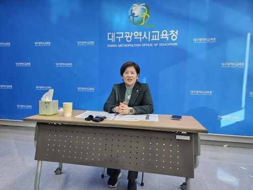 AI디지털 교과서 브리핑하는 강은희 교육감