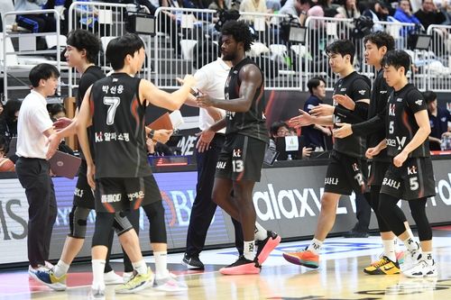 kt, 연장 접전 끝에 한국가스공사 꺾고 3연패 탈출