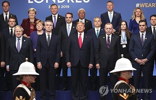 2019년 나토 정상회의 참석한 트럼프