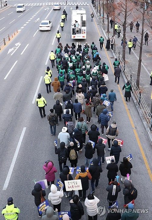 대통령 외가 강릉에서 결집한 강원도민…'탄핵 촉구'