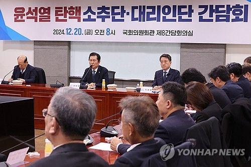 발언하는 정청래 탄핵소추단장