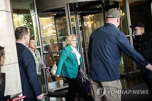 알샤라 만나기 위해 다마스쿠스 도착한 미국 외교대표단