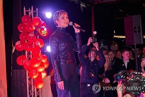 아이슬란드 새 총리에 임명된 크리스트륀 프로스타도티르 사회민주당 대표.