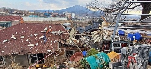 LP가스 폭발로 홍성 주택 붕괴