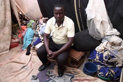 정치적 박해 피해 말라위 난민 캠프 온 부룬디 출신 난민 신청자