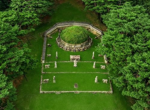 건원릉 능침 전경 