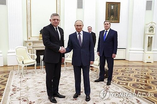 푸틴 러시아 대통령과 만난 로베르트 피초 슬로바키아 총리