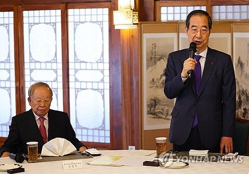 발언하는 한덕수 권한대행