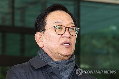 윤대통령 측 입장 밝히는 석동현 변호사