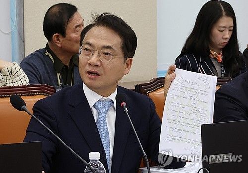 질의하는 박선원 의원