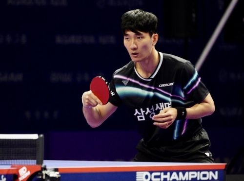 종합선수권 결승 경기를 벌이는 삼성생명의 이상수