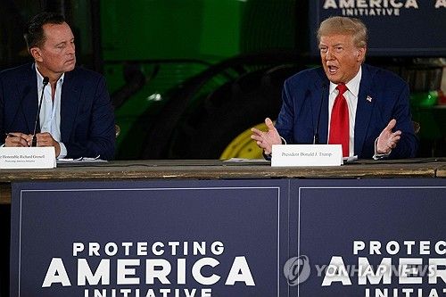 트럼프 당선인(오른쪽)과 북한 특사로 지명된 리처드 그리넬 전 주독일 대사