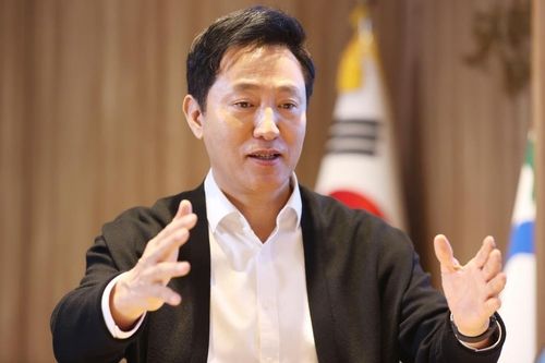 인터뷰하는 오세훈 시장