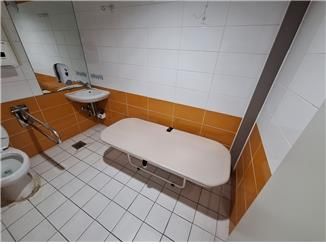 성인용 기저귀 교환대