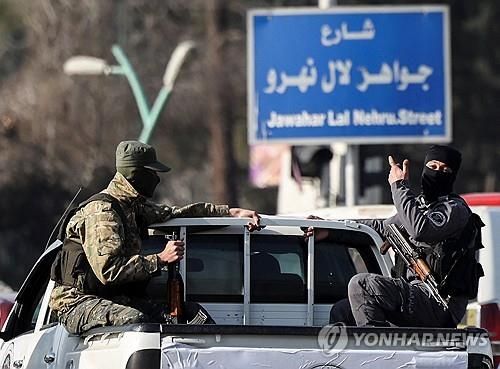 시리아 다마스쿠스 순찰하는 새 과도정부 보안군(※아래 기사와 직접 무관)