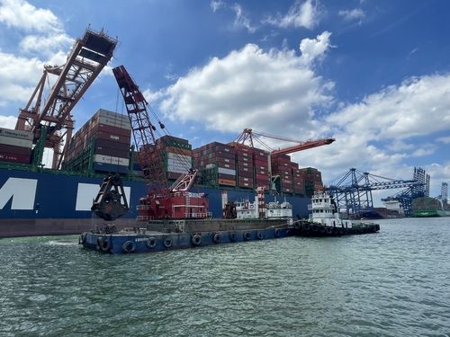 부산항 유지준설 공사 모습